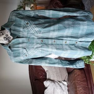 Carhartt top